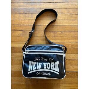 ROBIN-RUTH Black/White NYC Retro Airline Crossbody Bag